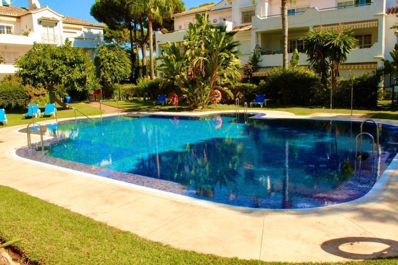 Apartment In El Presidente Beach Side New Golden Mile 에스테포나 외부 사진