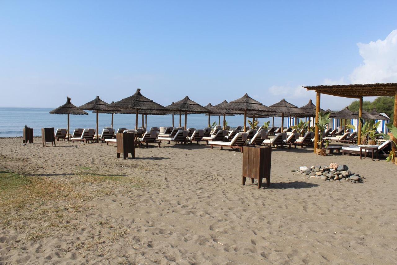 Apartment In El Presidente Beach Side New Golden Mile 에스테포나 외부 사진