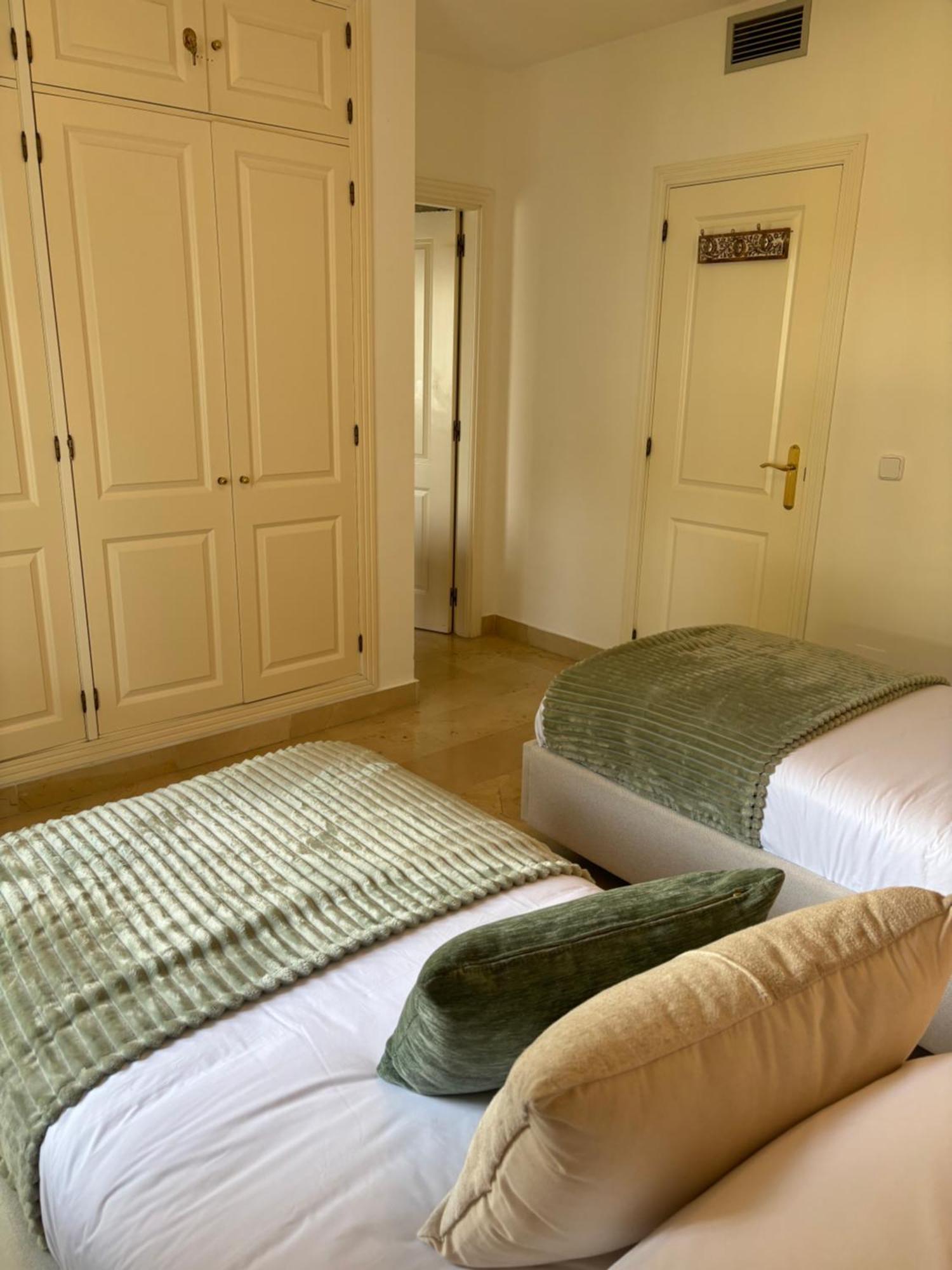 Apartment In El Presidente Beach Side New Golden Mile 에스테포나 외부 사진