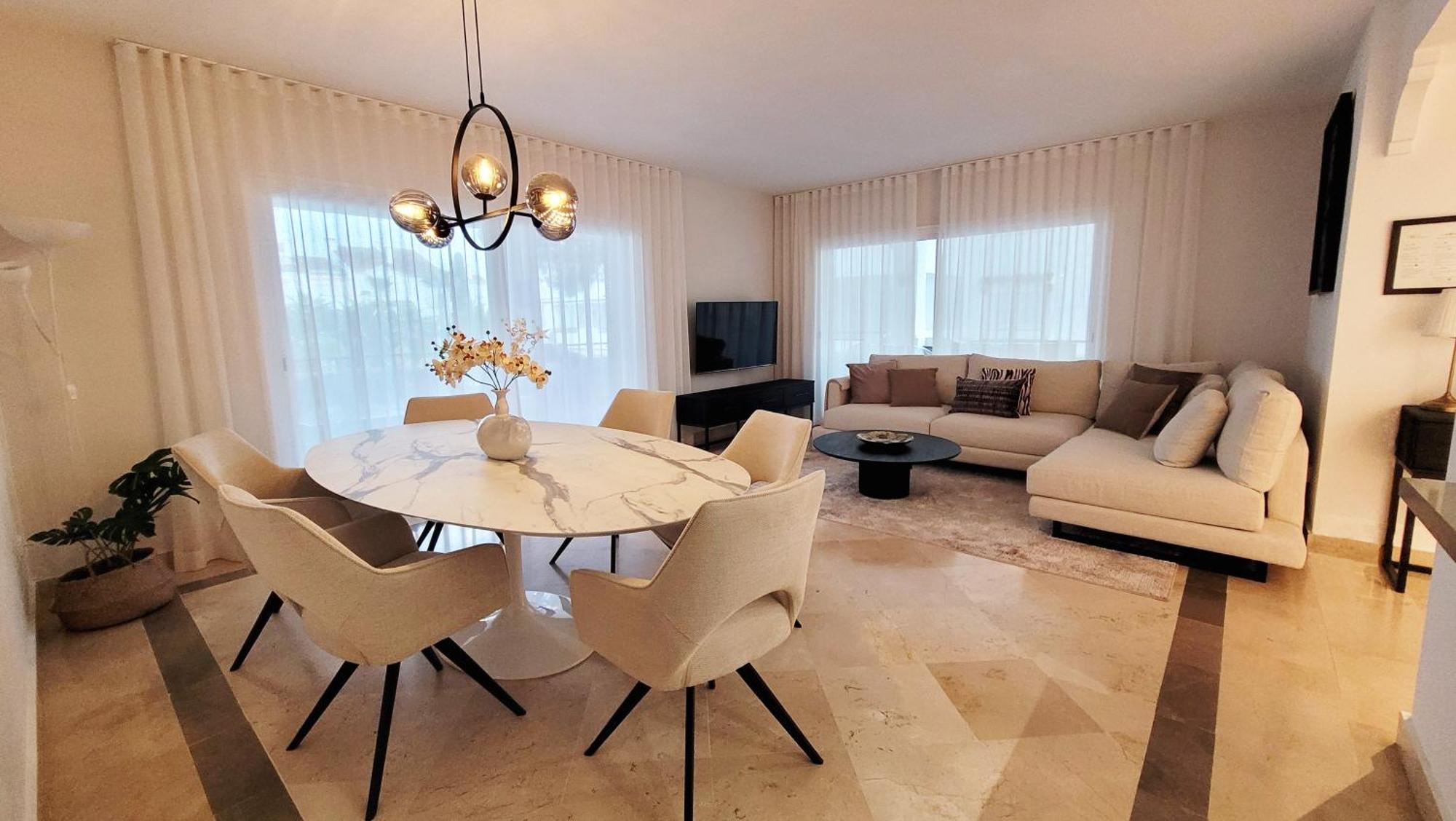 Apartment In El Presidente Beach Side New Golden Mile 에스테포나 외부 사진